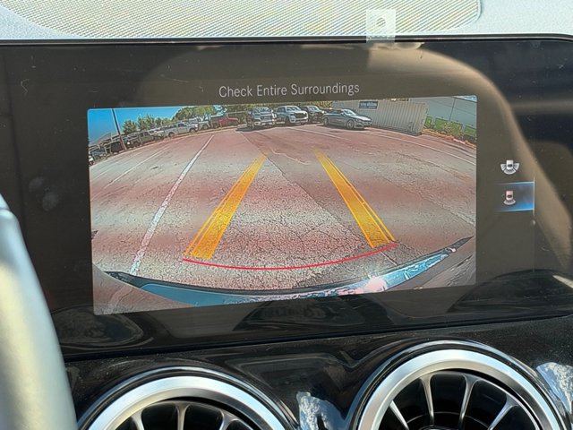 Used 2023 Mercedes-Benz GLB 250 image 13