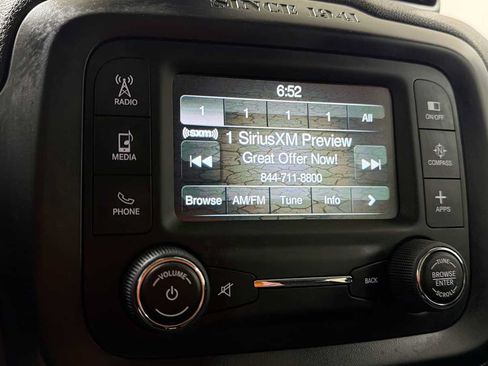Used 2017 Jeep Renegade Trailhawk w/ Popular Equipment Group AWD/4WD image 18