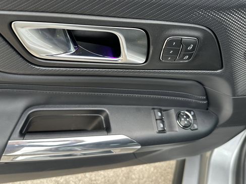 Used 2025 Ford Mustang GT Premium image 17