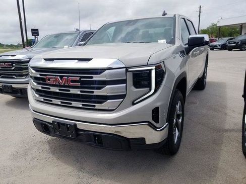 New 2026 GMC Sierra 1500 SLE AWD/4WD image 2