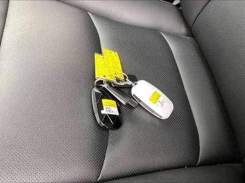 Used 2026 Genesis GV70 2.5T image 13