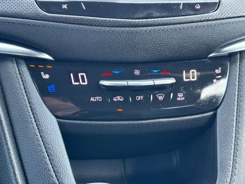 Used 2023 Cadillac XT5 Premium Luxury image 9