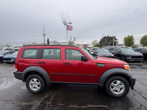 Used 2008 Dodge Nitro SXT AWD/4WD image 4