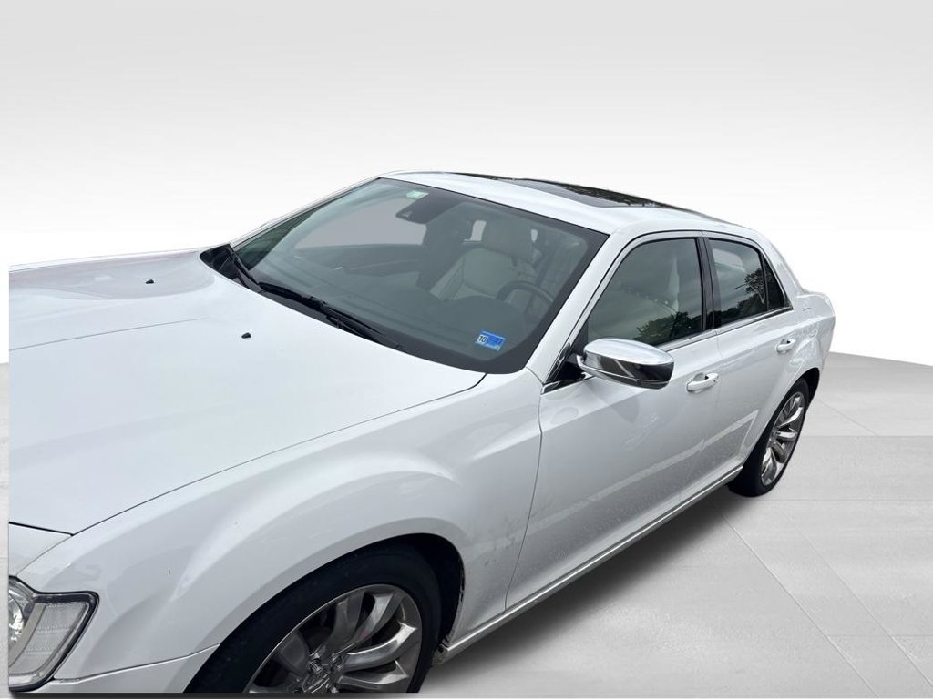 Used 2021 Chrysler 300 Touring L RWD image 2