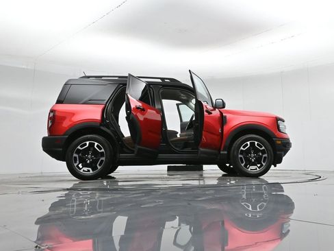 Used 2023 Ford Bronco Sport Outer Banks w/ Tech Package image 7