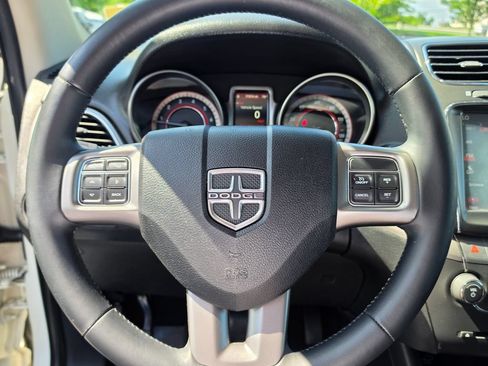 Used 2019 Dodge Journey Crossroad FWD image 16
