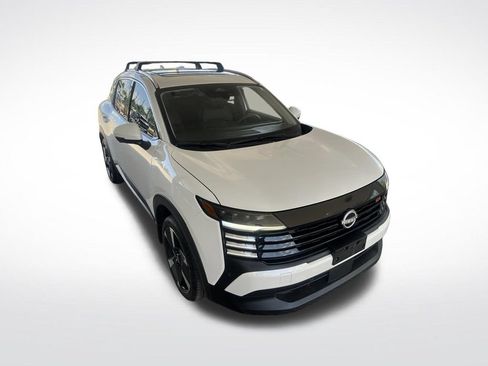 Used 2025 Nissan Kicks SR w/ SR Premium Package AWD/4WD image 42
