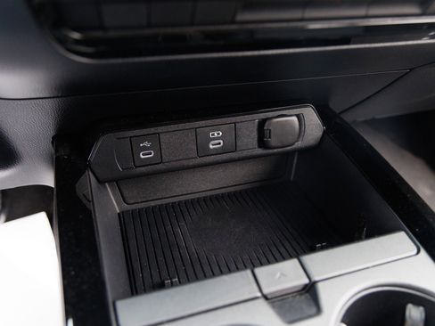 Certified 2024 Toyota Prius XLE image 25