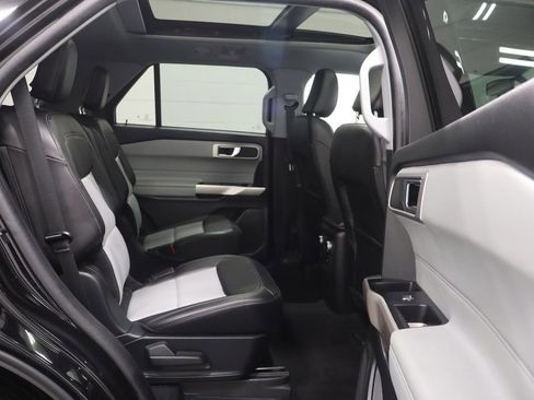 Used 2023 Ford Explorer XLT w/ Equipment Group 202A AWD/4WD image 20