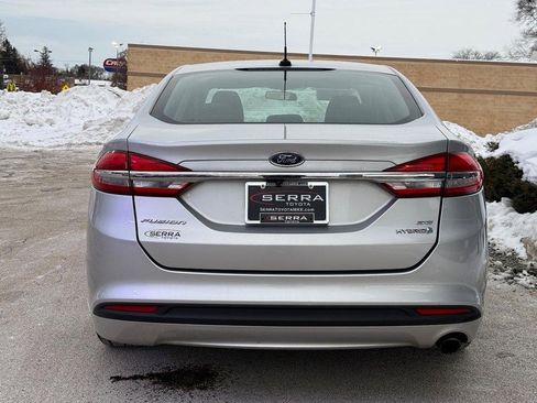 Used 2017 Ford Fusion SE image 4