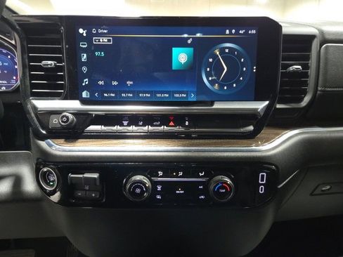 Used 2024 Chevrolet Silverado 3500 LT image 22