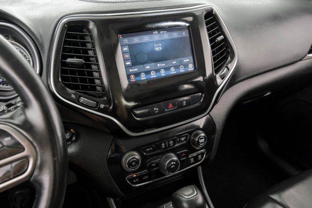 Used 2021 Jeep Cherokee Latitude Plus AWD/4WD image 32