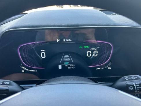 Used 2023 Kia Niro EX w/ EX Cold Weather Package FWD image 7