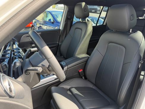 Used 2023 Mercedes-Benz EQB 300 4MATIC image 20