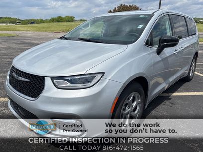 Used 2024 Chrysler Pacifica Limited