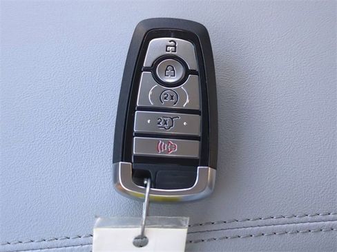 Used 2026 Ford Explorer Platinum w/ LUX Leather Package image 30