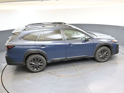 Certified 2025 Subaru Outback Onyx Edition AWD/4WD image 42