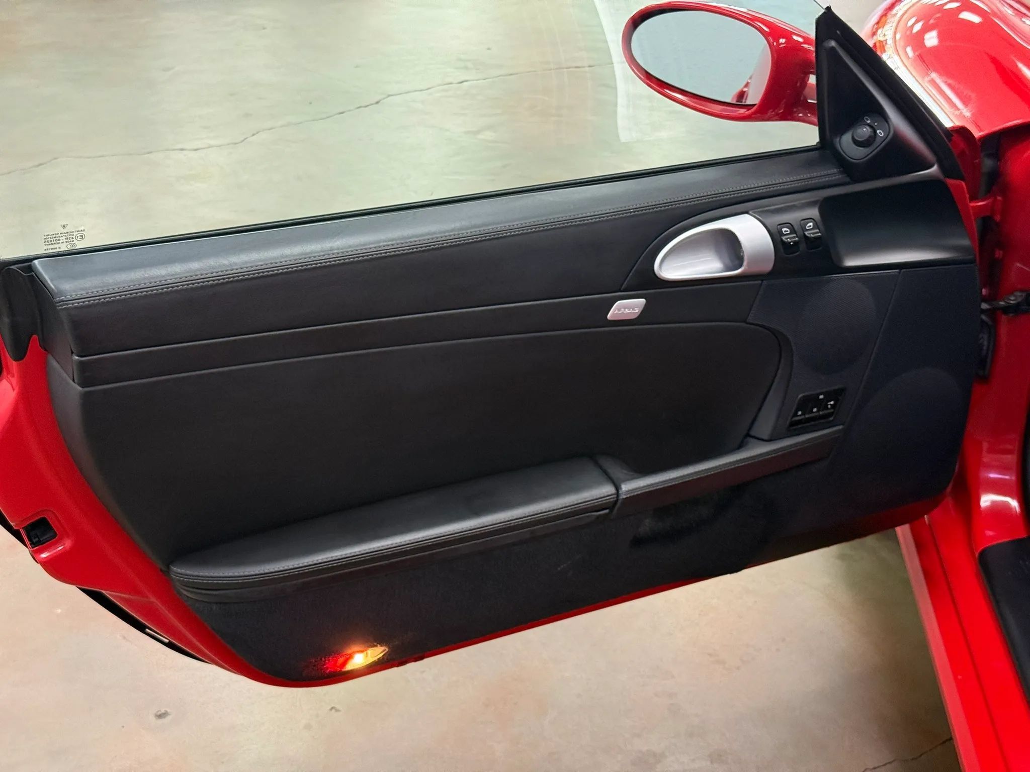 Used 2006 Porsche Cayman S RWD image 9