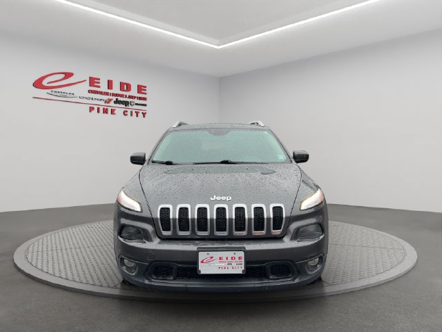 Used 2015 Jeep Cherokee Latitude w/ Cold Weather Group AWD/4WD image 13