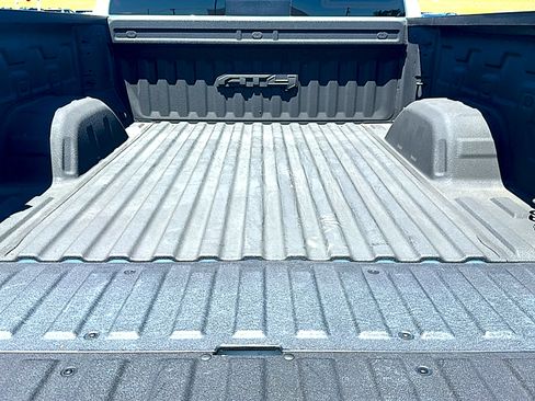 Used 2024 GMC Sierra 1500 AT4 w/ Technology Package AWD/4WD image 23