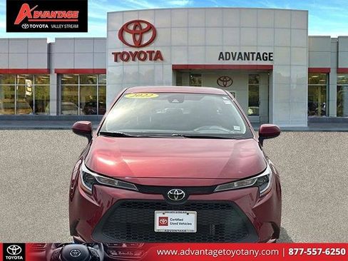 Used 2022 Toyota Corolla LE image 2
