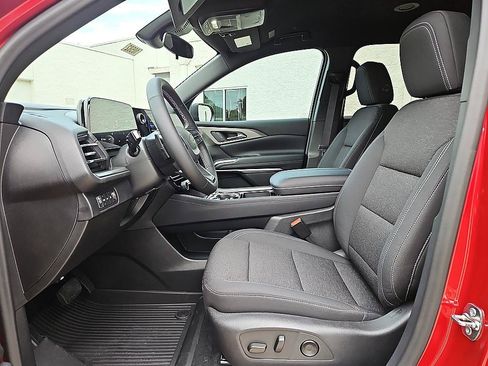 New 2026 Chevrolet Traverse LT w/ Midnight/Sport Edition AWD/4WD image 9