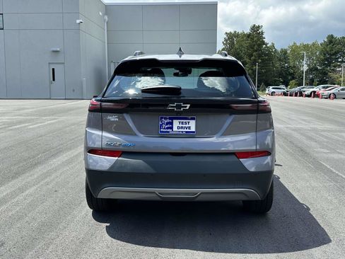 Used 2023 Chevrolet Bolt EUV LT w/ Convenience Package FWD image 24