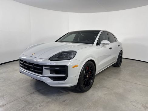 Certified 2025 Porsche Cayenne S image 1