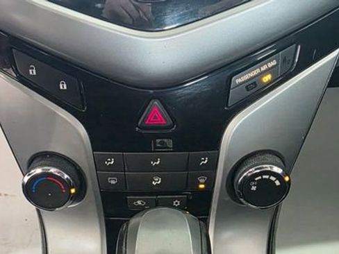 Used 2012 Chevrolet Cruze LT image 19