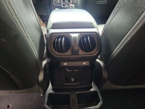 Used 2021 Jeep Wrangler Unlimited Sahara AWD/4WD image 12