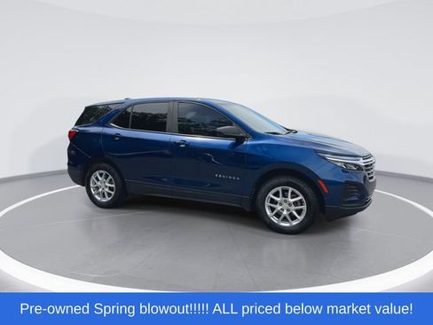 Used 2022 Chevrolet Equinox LS AWD/4WD image 9