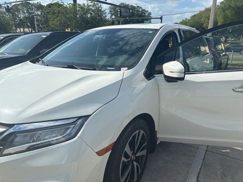 Used 2018 Honda Odyssey Elite image 4