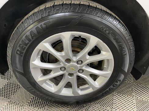 Used 2021 Chevrolet Equinox LT image 14