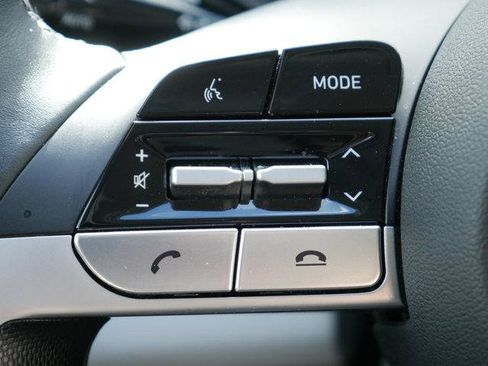 Used 2023 Hyundai Elantra Limited image 25