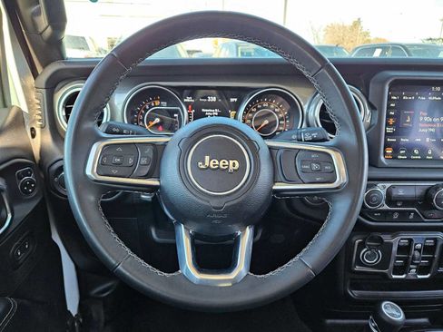 Used 2023 Jeep Gladiator Overland image 22