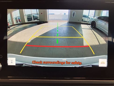 Used 2025 Toyota Camry SE image 21