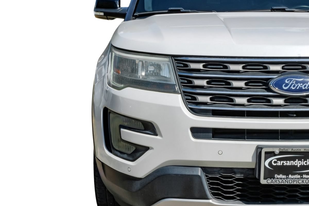 Used 2017 Ford Explorer XLT w/ Equipment Group 202A FWD image 49
