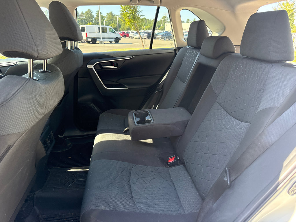 Used 2025 Toyota RAV4 XLE w/ Convenience Package FWD image 32