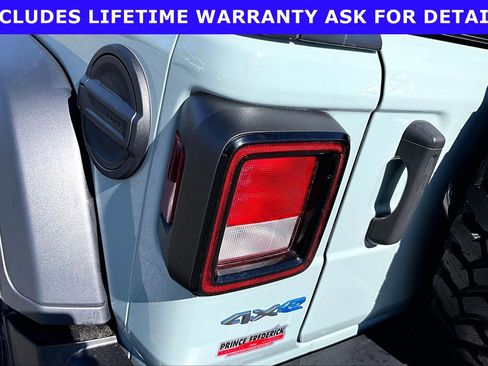 Used 2023 Jeep Wrangler Unlimited w/ Cold Weather Group AWD/4WD image 24