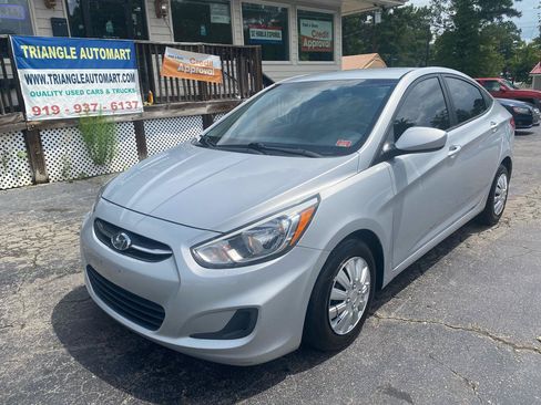 Used 2015 Hyundai Accent GLS FWD image 1