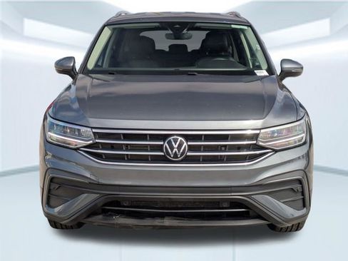 Used 2024 Volkswagen Tiguan SE image 11