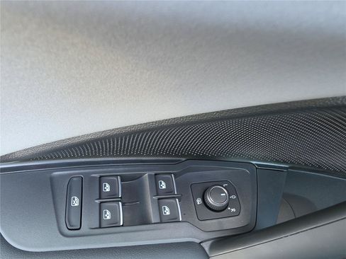 New 2026 Volkswagen Tiguan SE R-Line AWD/4WD image 13
