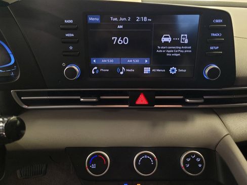 Used 2025 Hyundai Elantra SE w/ Cargo Package FWD image 25