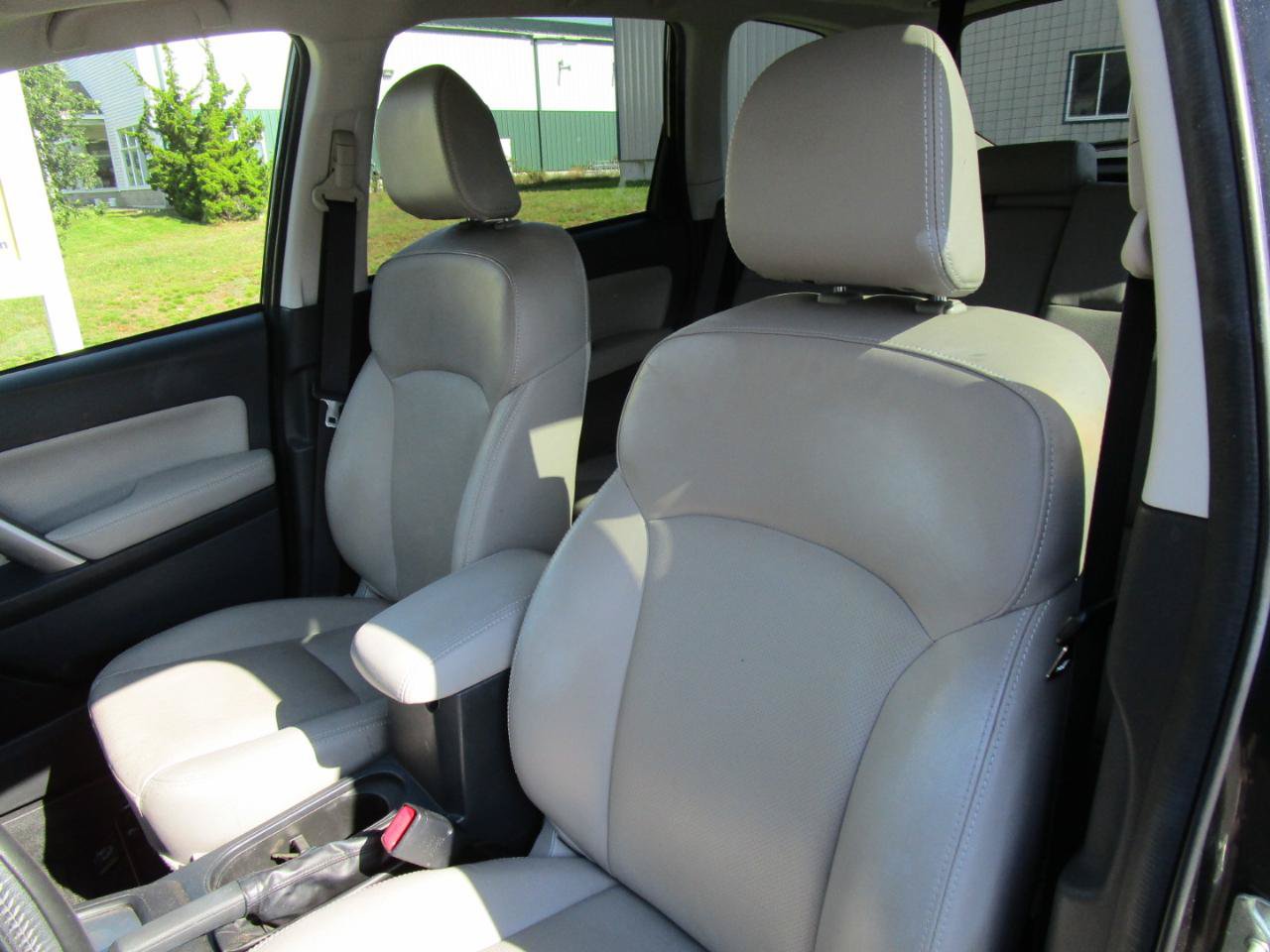 Used 2015 Subaru Forester 2.5i Limited AWD/4WD image 10