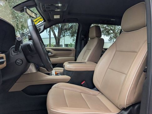 Used 2021 Chevrolet Suburban Premier image 16