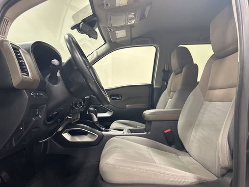 Used 2022 Nissan Frontier SV image 10