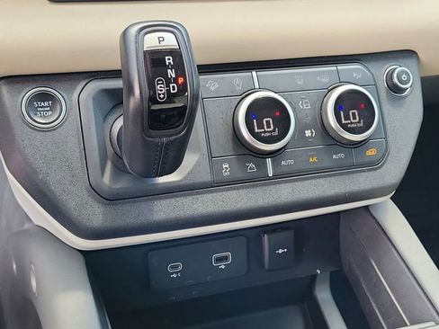 Used 2023 Land Rover Defender 110 S image 28