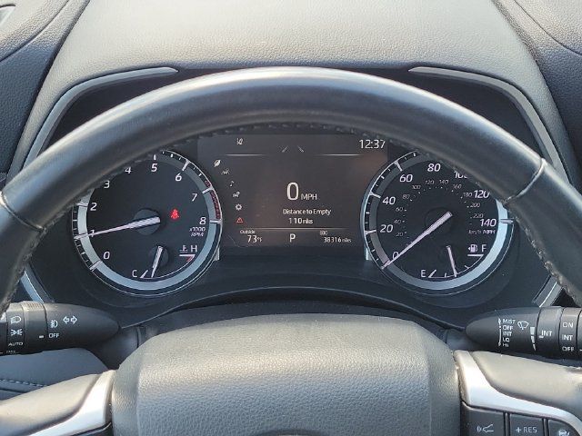 Used 2022 Toyota Highlander XLE AWD/4WD image 16
