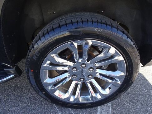 Used 2019 GMC Yukon SLT image 37