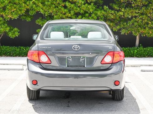 Used 2010 Toyota Corolla LE image 3